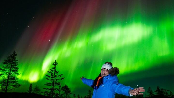 Chasse aux aurores en minibus au départ de Rovaniemi, avec combinaison thermique, durée de 4 à 6 heures (1/12)