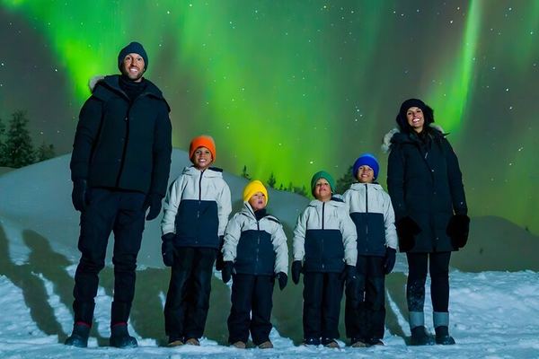 Rovaniemi Northern Lights Coach Hunt with Thermal Overalls, 4 to 6 Hours