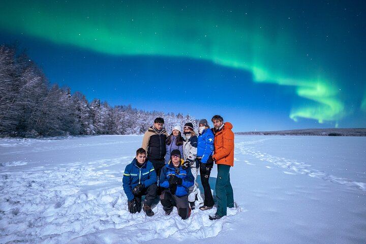 Aurora Hunt from Rovaniemi with a Professional Photographer (10/12)