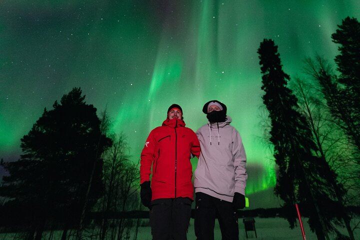 Private Aurora Chase from Rovaniemi by Luxury SUV, No Distance Limit (4/11)