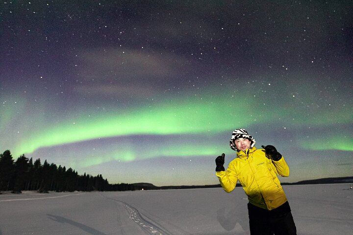 Private Aurora Chase from Rovaniemi by Luxury SUV, No Distance Limit (8/11)