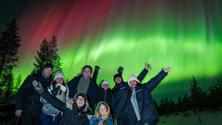 Award Winning Aurora Hunt from Rovaniemi with Unlimited Mileage, Max 8 (2/12)