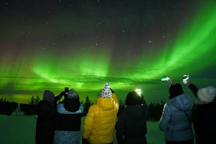 Award Winning Aurora Hunt from Rovaniemi with Unlimited Mileage, Max 8 (6/12)