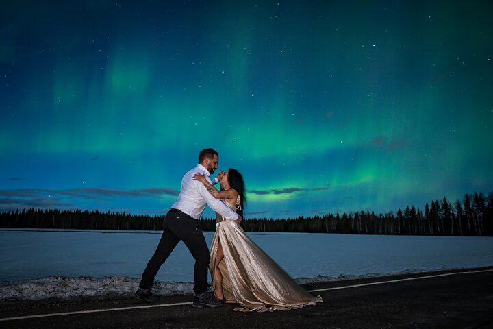 Private Aurora Hunt from Rovaniemi with No Route, Time or Distance Limit (4/12)