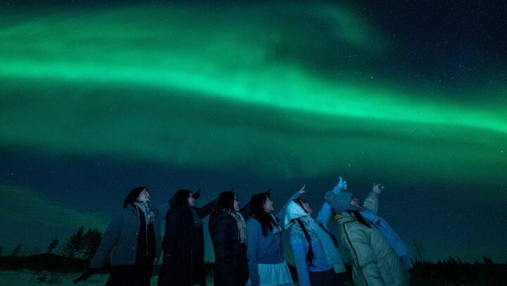 Private Unlimited Range Northern Lights Hunt from Rovaniemi by VIP Van (1/12)