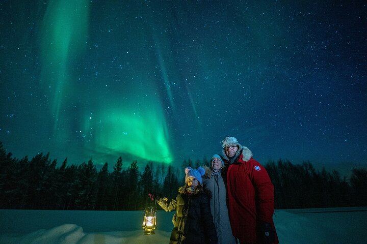 Private Unlimited Range Northern Lights Hunt from Rovaniemi by VIP Van (2/12)