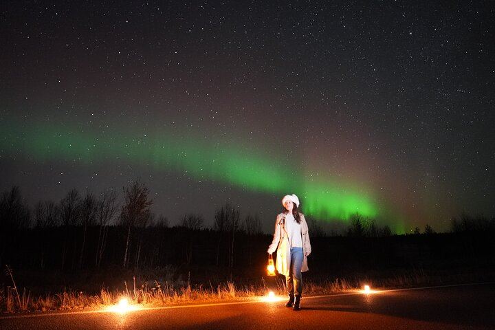 Private Unlimited Range Northern Lights Hunt from Rovaniemi by VIP Van (8/12)