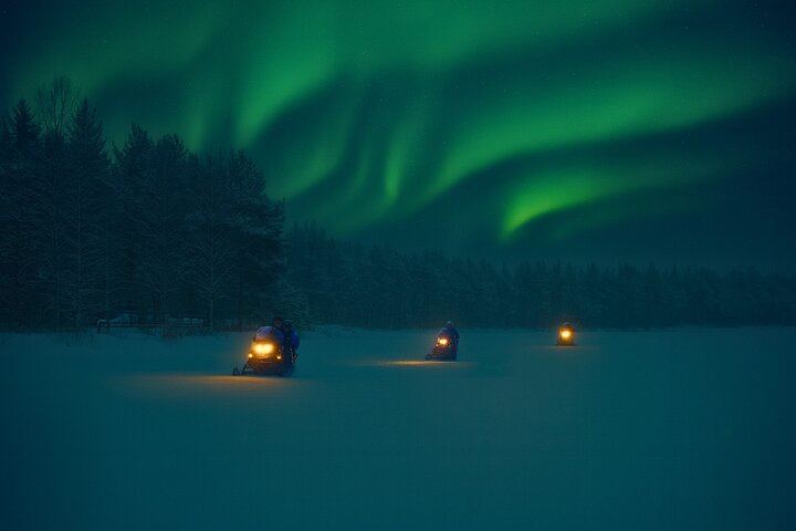 Snowmobile Safari and Northern Lights from Rovaniemi on Private Land (6/8)