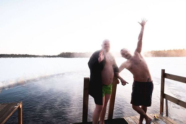 Lapland Night: Finnish Sauna, Ice Swimming, Dinner and Northern Lights