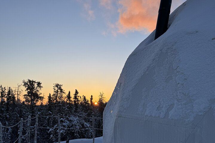 Skydome Aurora Viewing near Yellowknife with Hotel Pickup (9/12)