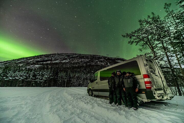 Small Northern Lights Tour, Max 8 Guests, with Pickup and RAW Photos (3/12)