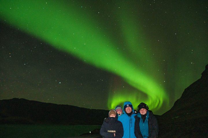 Small Group Northern Lights Tour by Sprinter Minibus from Reykjavík (12/12)