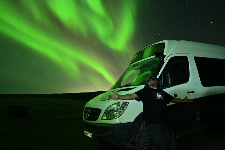 Small Group Northern Lights Tour by Sprinter Minibus from Reykjavík (8/12)