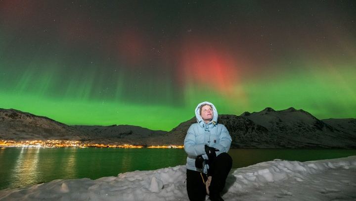 Small Group Tromso Northern Lights Chase with Photos and Dinner