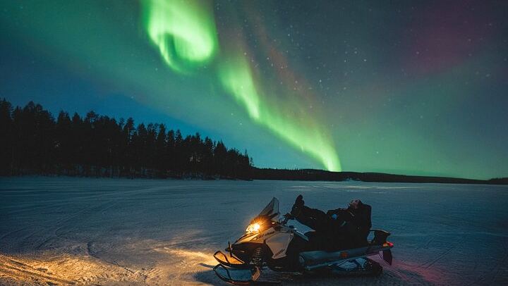 Snowmobile Photography Trip to the Aurora from Rovaniemi (2/5)