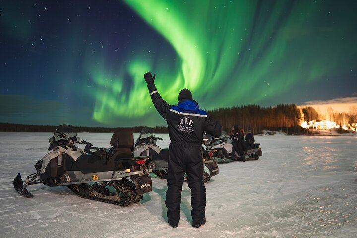 Snowmobile Photography Trip to the Aurora from Rovaniemi (1/5)