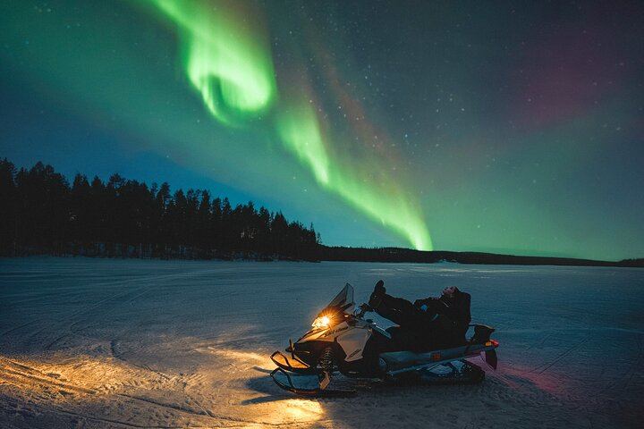 Snowmobile Photography Trip to the Aurora from Rovaniemi (2/5)