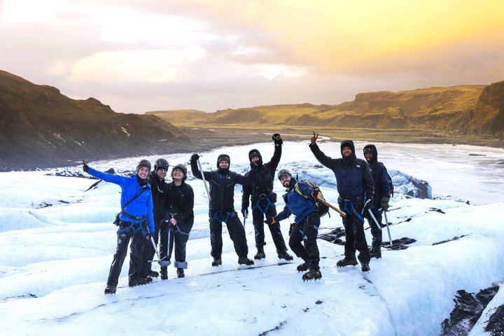 Randonnée sur le glacier de Sólheimajökull et observation des aurores boréales au départ de Reykjavík, en explorant la côte sud (7/12)