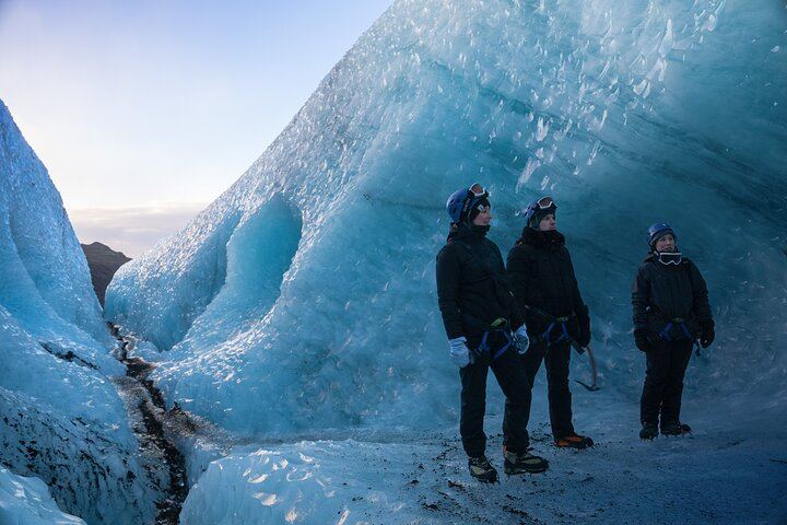 Randonnée sur le glacier de Sólheimajökull et observation des aurores boréales au départ de Reykjavík, en explorant la côte sud (10/12)