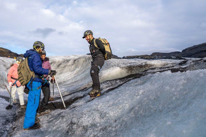 Randonnée sur le glacier de Sólheimajökull et observation des aurores boréales au départ de Reykjavík, en explorant la côte sud (12/12)