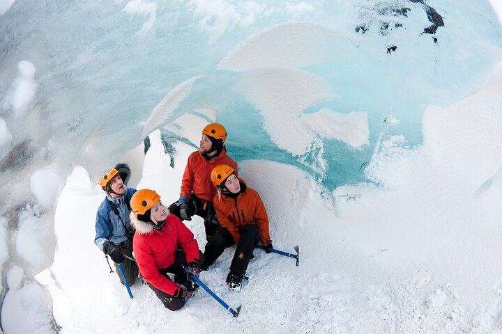 Randonnée sur le glacier de Sólheimajökull et observation des aurores boréales au départ de Reykjavík, en explorant la côte sud (3/12)