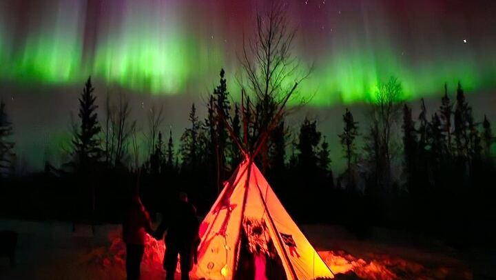 Intimate Aurora Cabin Night with Bannock and Fish Chowder (2/12)