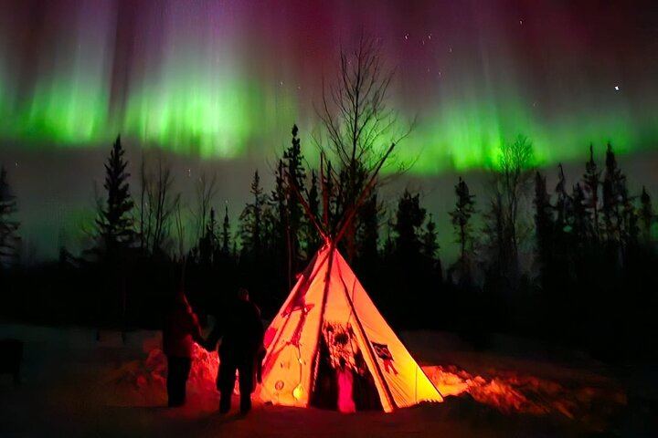 Intimate Aurora Cabin Night with Bannock and Fish Chowder (2/12)