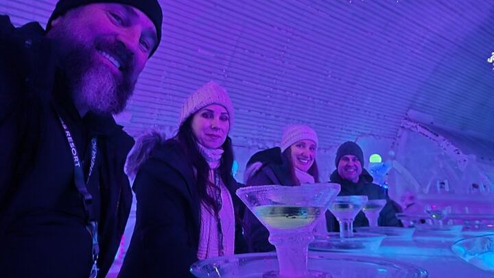 Chena Hot Springs Aurora Night with a Dedicated Guide and Portraits (1/12)