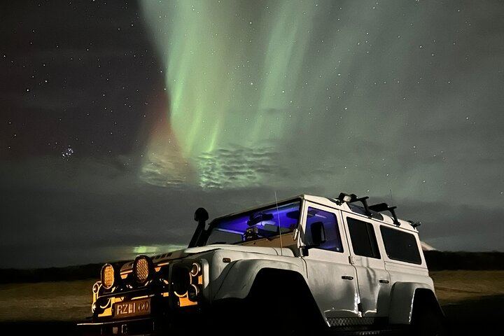 Northern Lights 4x4 Minibus Photography Tour from Akureyri (3/6)