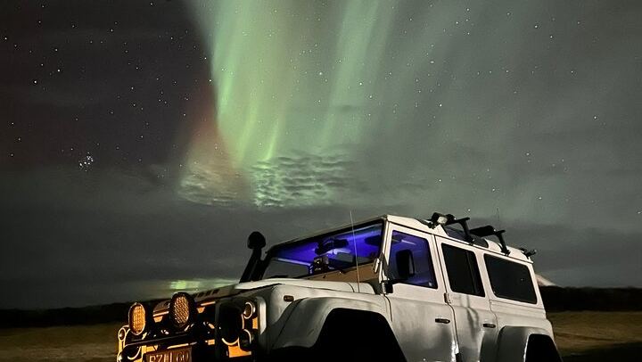 Northern Lights 4x4 Minibus Photography Tour from Akureyri (3/6)