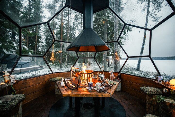 Aurora Gastronomy: Gourmet Glass Igloo Dinner and Snowmobile Safari (1/12)