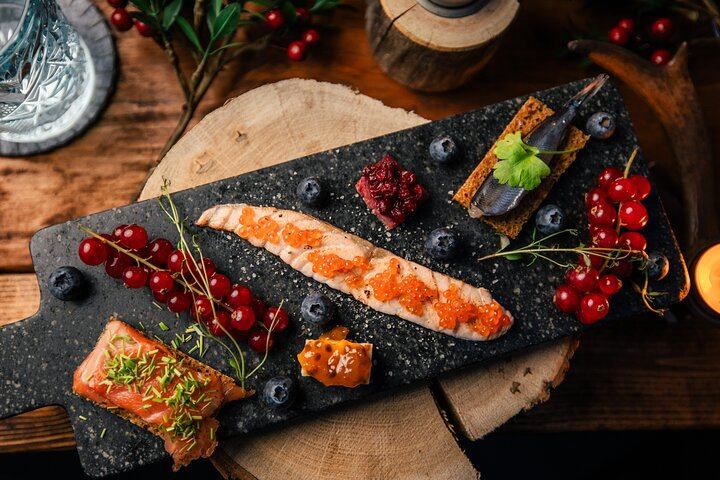 Aurora Gastronomy: Gourmet Glass Igloo Dinner and Snowmobile Safari (12/12)