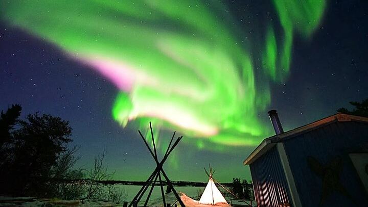 Yellowknife Aurora Camp with Heated Site and Free Photography (1/12)
