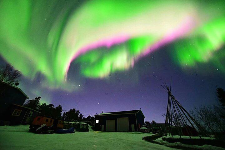Yellowknife Aurora Camp with Heated Site and Free Photography (3/12)