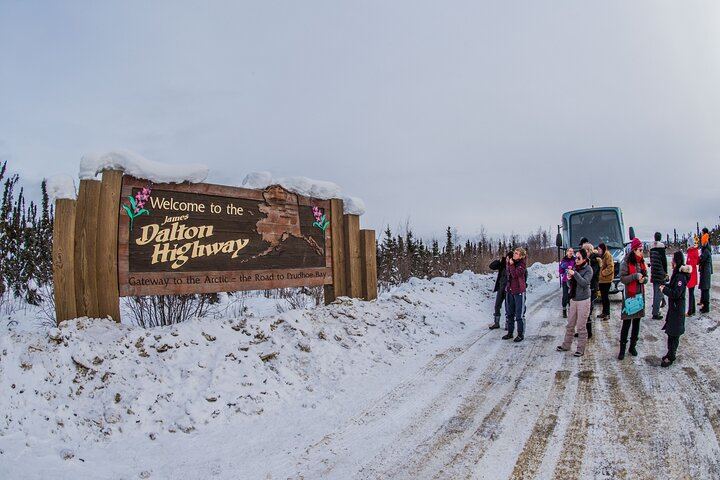 Arctic Circle Aurora Drive from Fairbanks on the Dalton Highway (2/12)