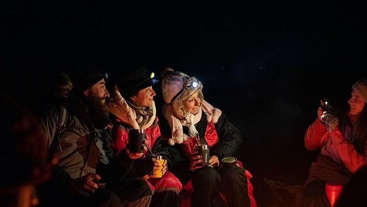 Chasse aux aurores à Tromsø, avec feu de joie, repas chaud, combinaison thermique et photos (1/12)