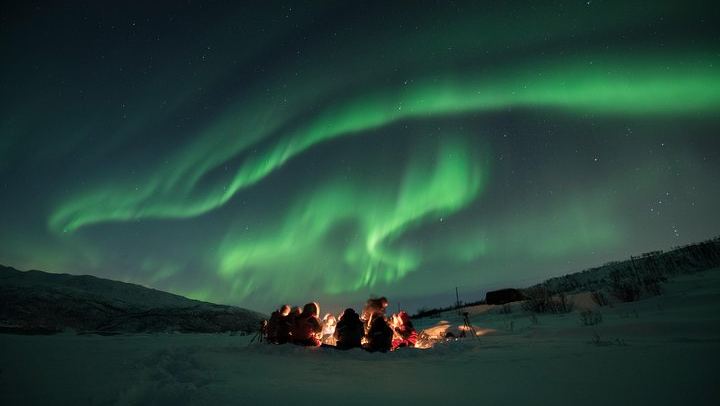 Chasse aux aurores à Tromsø, avec feu de joie, repas chaud, combinaison thermique et photos (2/12)