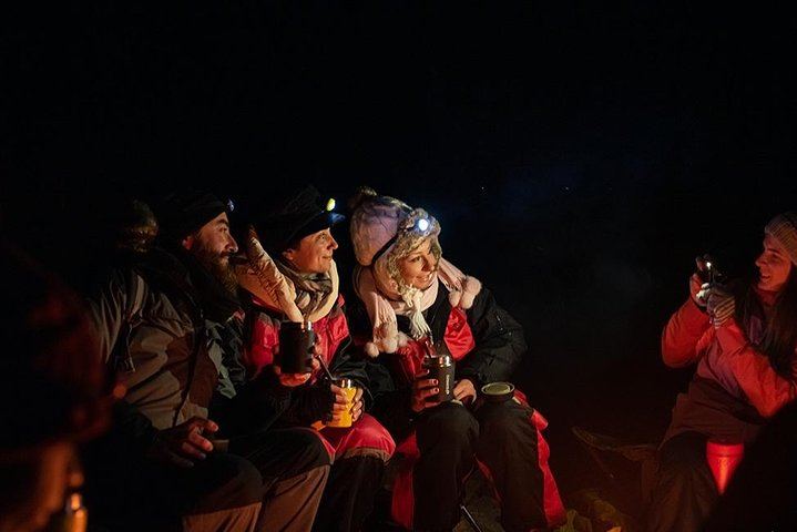 Chasse aux aurores à Tromsø, avec feu de joie, repas chaud, combinaison thermique et photos (1/12)