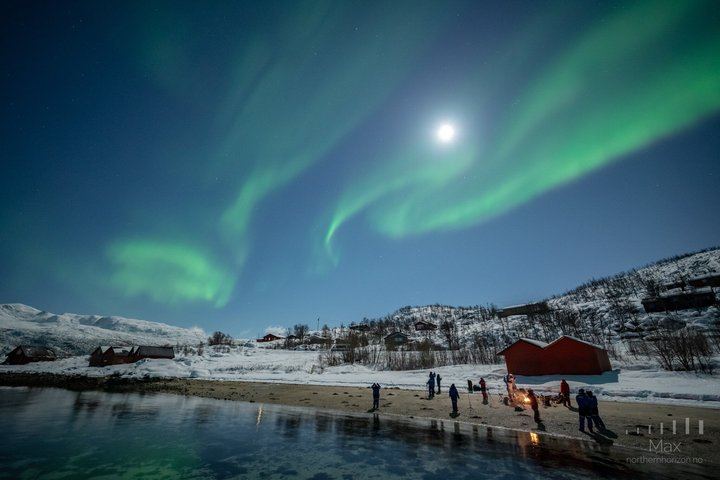 Tromso Northern Lights Tour with Full Arctic Gear and Reindeer Sausage (3/12)