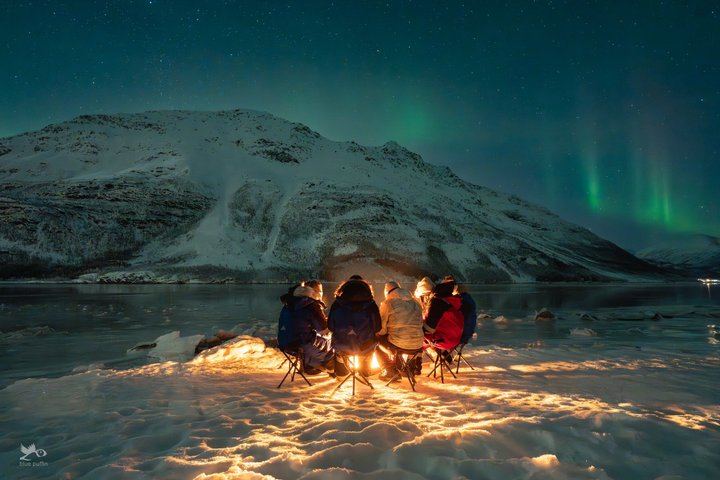 Tromso Northern Lights by Minibus with a Warm Dinner and Free Photos (1/12)