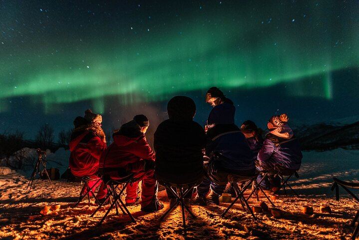 Aurores boréales à Tromsø, avec feu de camp, saucisses de renne et séances photos (2/12)