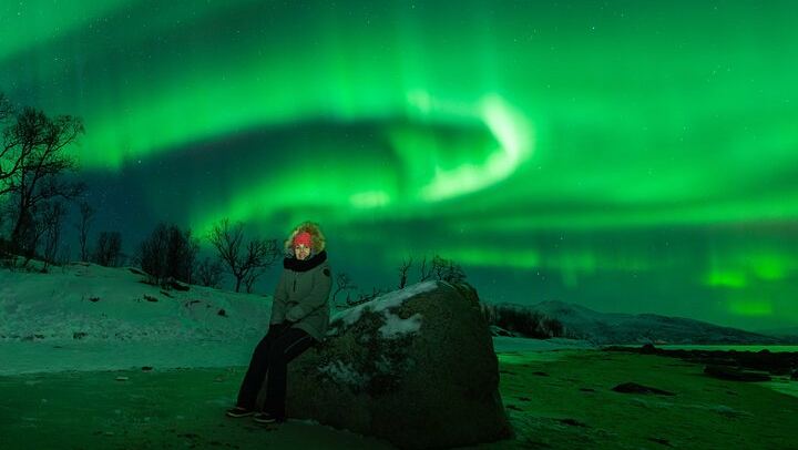 Tromso Northern Lights with Campfire, Reindeer Sausages and Photos