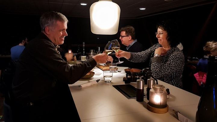 Kreuzfahrt zur Beobachtung des Polarlichts von Tromsø mit einem dreigängigen Abendessen an Bord (2/12)