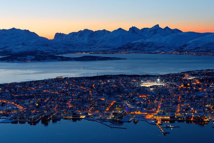 Kreuzfahrt zur Beobachtung des Polarlichts von Tromsø mit einem dreigängigen Abendessen an Bord (12/12)