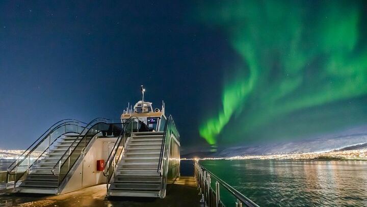 Elektrische Bootsfahrt durch die Fjorde von Tromsø zur Beobachtung des Polarlichts (4/11)