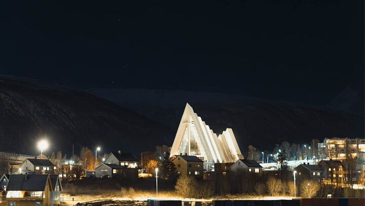 Elektrische Bootsfahrt durch die Fjorde von Tromsø zur Beobachtung des Polarlichts (2/11)