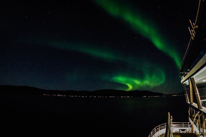 Elektrische Bootsfahrt durch die Fjorde von Tromsø zur Beobachtung des Polarlichts (8/11)