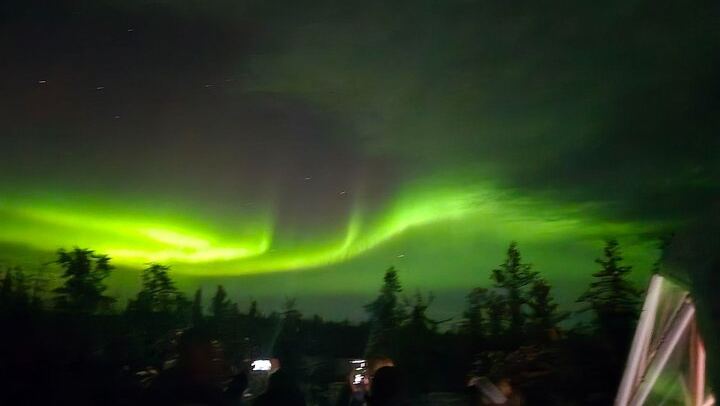 Skydome Aurora Viewing near Yellowknife with Hotel Pickup (4/12)