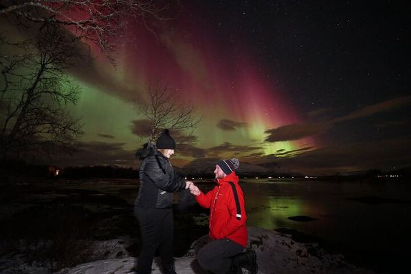 Watching The Aurora Dance, Tromso Tour with Norwegian Locals