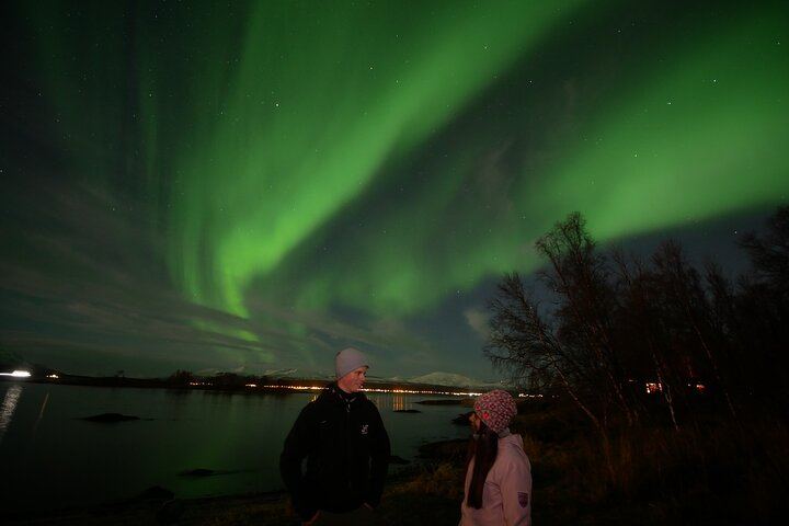 Eine Tour zur Beobachtung des Polarlichts in Tromsø, begleitet von Einheimischen aus Norwegen (5/8)
